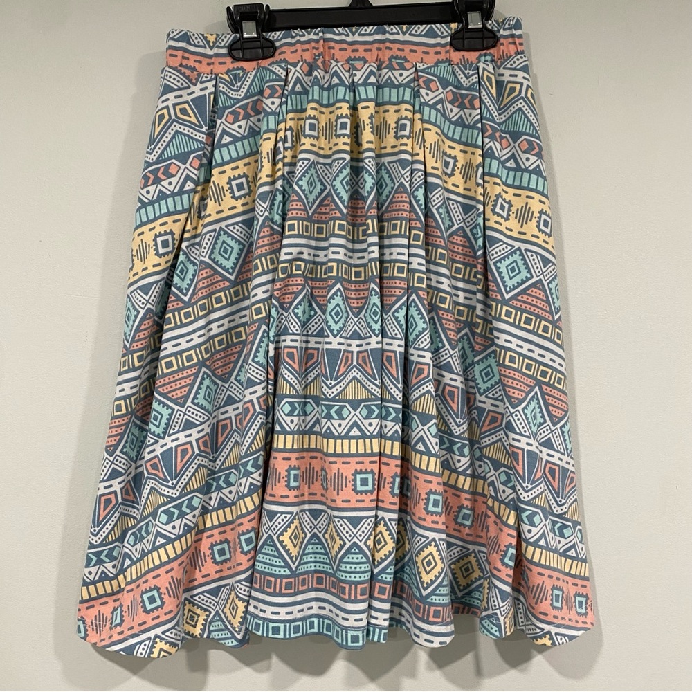 Lularoe Women's Madison skirt with pockets geometric print Blue Size Small.